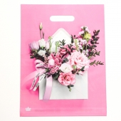 Розовый пакет с цветочным принтом и вырубной ручкой (40х31 см) - Сима-Ленд - купить с доставкой в Санкт-Петербурге