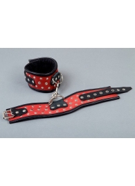Фигурные красно-чёрные наручники с клёпками - Подиум - купить с доставкой в Санкт-Петербурге
