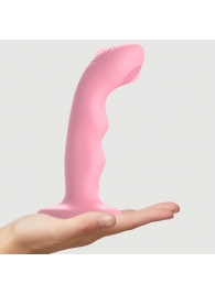 Розовая насадка-стимулятор Strap-On-Me Tapping Dildo Wave - Strap-on-me - купить с доставкой в Санкт-Петербурге