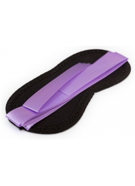 Чёрная маска на глаза Purple Black с фиолетовыми завязками - Пикантные штучки - купить с доставкой в Санкт-Петербурге
