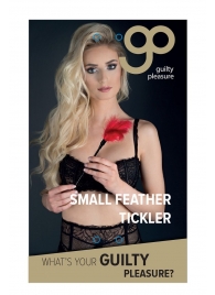 Пластиковая метелочка с красными пёрышками Small Feather Tickler - 32 см. - Blush Novelties - купить с доставкой в Санкт-Петербурге