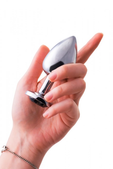 Большая серебристая анальная втулка с чёрным кристаллом - 8,5 см. - ToyFa - купить с доставкой в Санкт-Петербурге