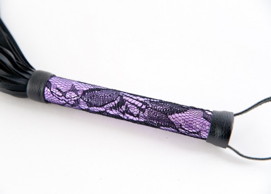 Пурпурный флоггер с кружевной ручкой - ToyFa - купить с доставкой в Санкт-Петербурге