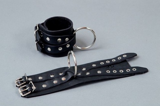 Чёрные кожаные наручники  Крест - Подиум - купить с доставкой в Санкт-Петербурге