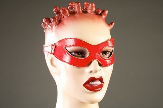 Красная лакированная маска-очки - Подиум - купить с доставкой в Санкт-Петербурге