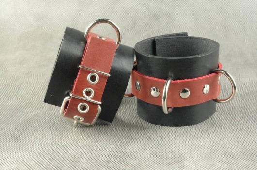 Чёрные не подшитые наручники с 3 сварными D-кольцами - Beastly - купить с доставкой в Санкт-Петербурге