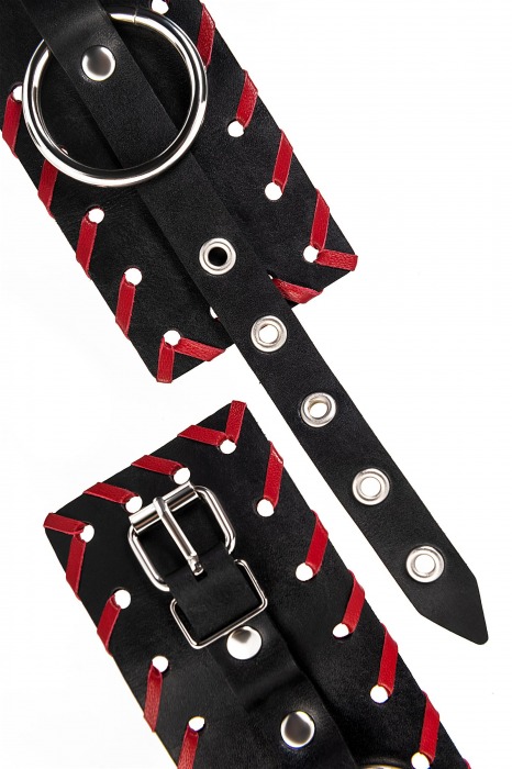 Черно-красные оковы из натуральной кожи - Pecado - купить с доставкой в Санкт-Петербурге