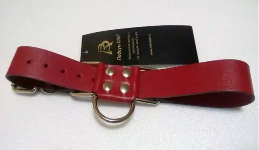 Широкие красные ременные наручники с полукольцом - Подиум - купить с доставкой в Санкт-Петербурге