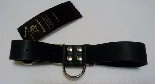 Чёрные широкие ременные наручники с полукольцом - Подиум - купить с доставкой в Санкт-Петербурге