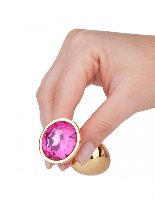 Золотистая анальная втулка с малиновым кристаллом - 7 см. - Джага-Джага - купить с доставкой в Санкт-Петербурге