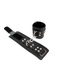 Черные кожаные наручники с заклепками с фиксацией липучками - Notabu - купить с доставкой в Санкт-Петербурге