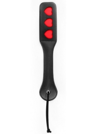 Черная шлепалка NOTABU с красными сердечками - 32 см. - Notabu - купить с доставкой в Санкт-Петербурге