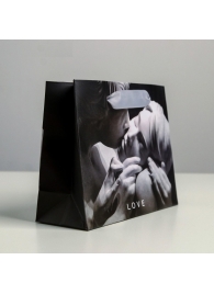 Маленький бумажный подарочный пакет LOVE - 15 х 12 см. - Сима-Ленд - купить с доставкой в Санкт-Петербурге